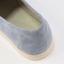 Ijsblauwe suède loafers